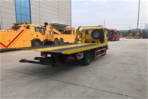 西盟非事故拖车