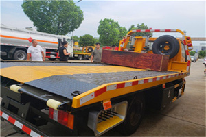 西盟附近拖车电话号码服务